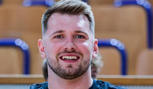 Zdaj se je javil še Luka Dončić in poskrbel za smeh! Kaj sporoča legendarnemu Američanu?