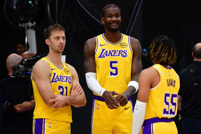 Deandre Ayton Lakers | DeAndre Ayton je Dončića podprl tudi ob podpisu nove pogodbe v začetku avgusta. | Foto Reuters
