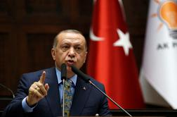 Erdogan grozi z napadi na sirske sile