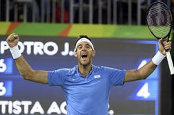 Del Potro izločil Nadala in se zavihtel v finale