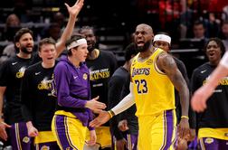 Lakersi ob aplavzu Dončića suvereno končali delo, Reaves vnesel nekaj skrbi