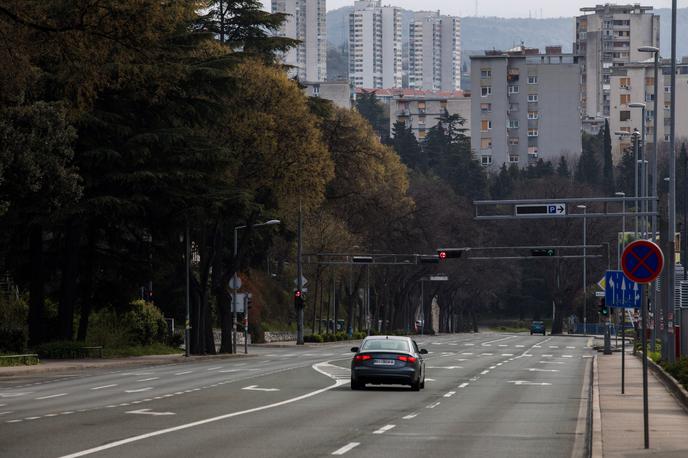 Rijeka, Reka | Prazne ulice v Reki med prvim zaprtjem javnega življenja na Hrvaškem zaradi epidemije bolezni covid-19. | Foto Guliver Image