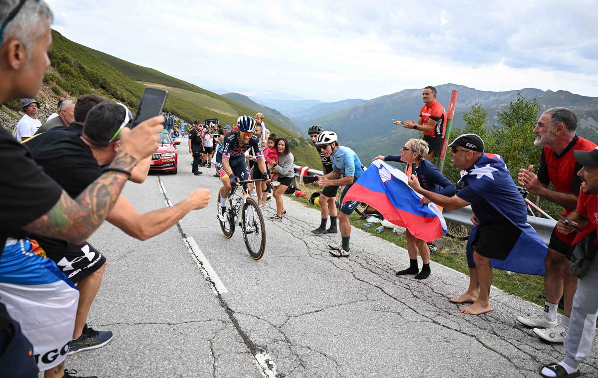 Vuelta Primož Roglič | Primož Roglič je kljub težavam s kolesom v cilj prišel skupaj z glavnino. | Foto Guliverimage