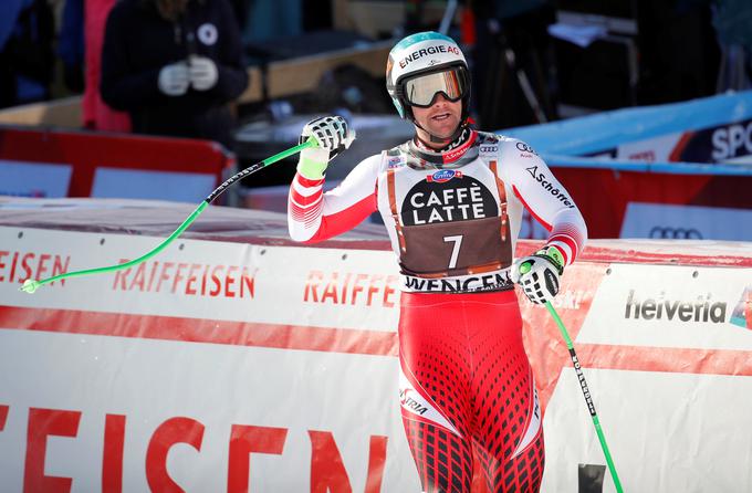 Vincent Kriechmayr je razžalostil okoli 40 tisoč švicarskih navijačev, ko je za 14 stotink sekunde ugnal domačega aduta Beata Feuza. | Foto: Reuters