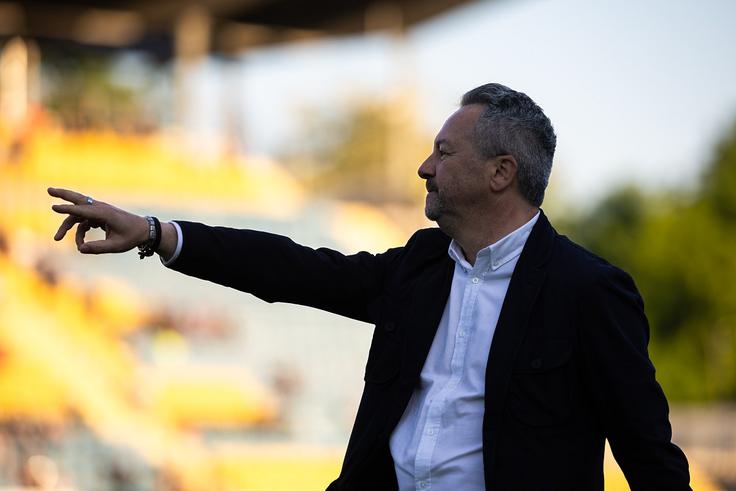 Slaviša Stojanović si želi, da bi lahko Koper v prihodnosti znova računal na številne nogometne talente, ki jih je bil vedno poln koprski bazen. Eden zadnjih večjih talentov, ki je zapustil to okolje, je bil 16-letni Arman Durmiši. Za veliko odškodnino, Koper naj bi lani zaslužil kar okrogel milijon evrov, se je mladi up kanarčkov preselil k Juventusu, nato pa oblekel dres mlajših albanskih reprezentančnih selekcij. | Foto: Jure Banfi