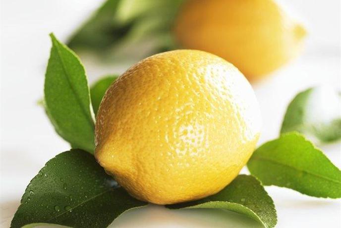 Ko vam življenje ponudi limone … z njimi očistite stanovanje!