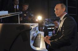 Putin na klavirju zaigral študentom