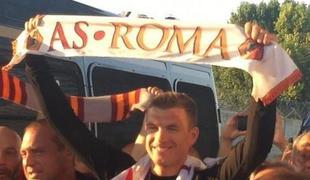 Norija v Rimu: bosanskega napadalca pričakalo 4.000 navdušencev (video)