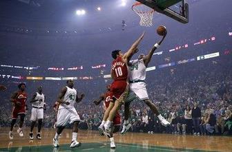 Pierce popeljal Boston v polfinale