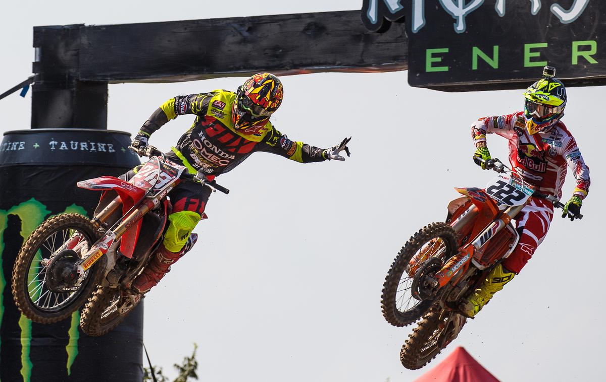 Mantova Gajser Cairoli 2016 | Tim Gajser je leta 2016 v Mantovi zmagal po izjemni borbi s Tonyjem Cairolijem. | Foto Grega Valančič/Sportida