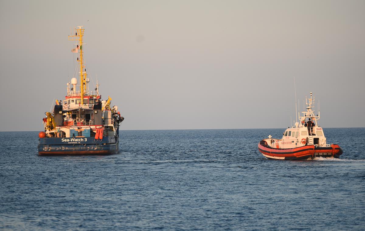 Sea Watch 3 | Nova italijanska zakonodaja predvideva večje kazni za nevladne organizacije, ki na morju rešujejo prebežnike. | Foto Reuters
