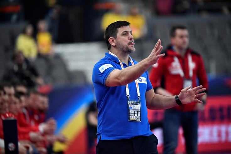 Selektor Ljubomir Vranješ bi moral te dni Slovence voditi na dveh tekmah, a je pandemija prekrižala načrte. | Foto: Reuters