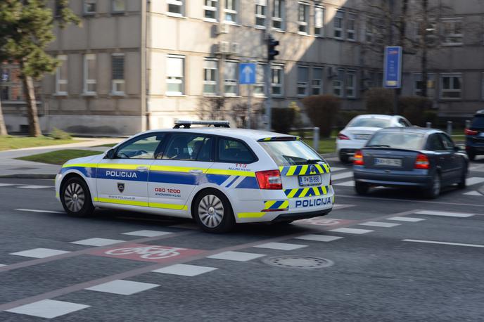 policija, slovenska policija | Policija pogosto pri iskanju pogrešanih za pomoč prosi javnost.  | Foto Shutterstock