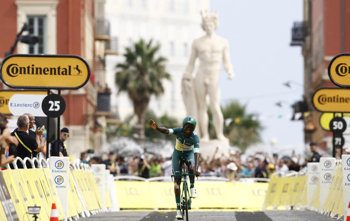 Biniam Girmay, TDF 2024 | Biniam Girmay se seli v ekipo NSN, ki je nastala na temeljih Israel-Premier Techa. | Foto Reuters