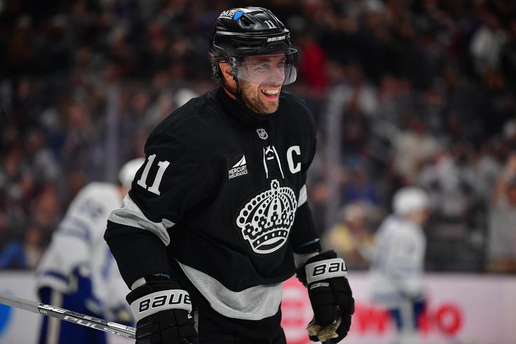 Anže Kopitar je že po prejšnji tekmi dejal, da ne namerava kariere končati po rednem delu sezone, da bo igral tudi v končnici. | Foto: Reuters