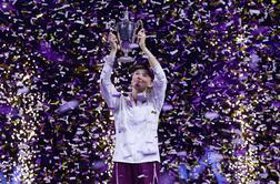 Kazashtanka na kolena spravila številko 1 in osvojila zaključni turnir, Đoković do 101. naslova