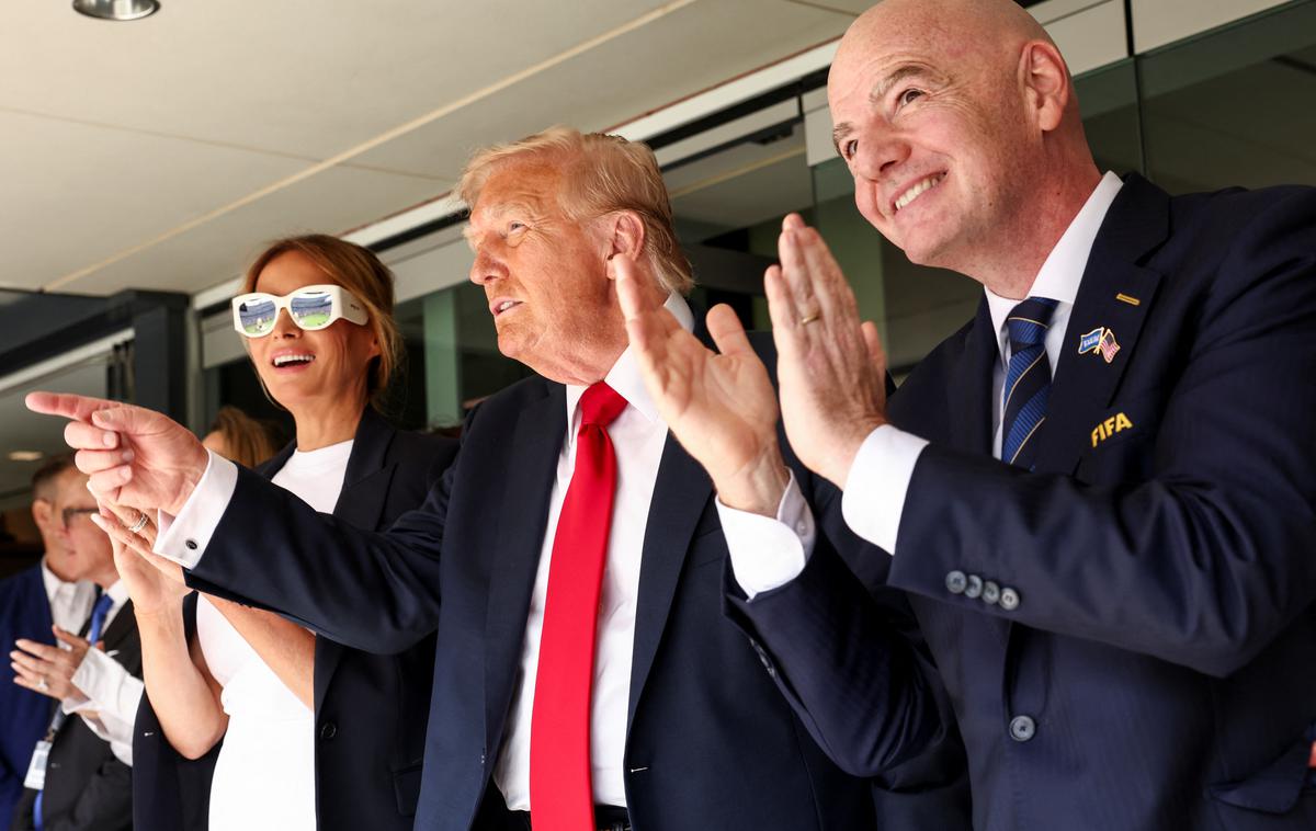 Melania Trump | Predsednik Fife Gianni Infantino je podelil pokal prvemu zmagovalcu razširjenega klubskega svetovnega prvenstva. Dvoboj je spremljal v družbi Donalda in Melanie Trump. | Foto Reuters