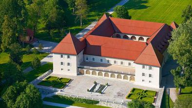 Grad, kjer bosta večerjala Putin in Pahor