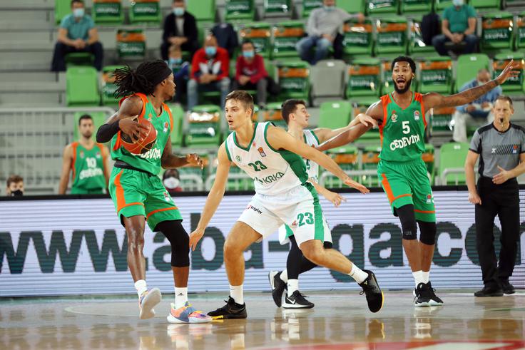 Po nedeljski tekmi z Olimpijo v karanteni ostaja tudi novomeška Krka. | Foto: ABA/Aleš Fevžer/Cedevita Olimpija