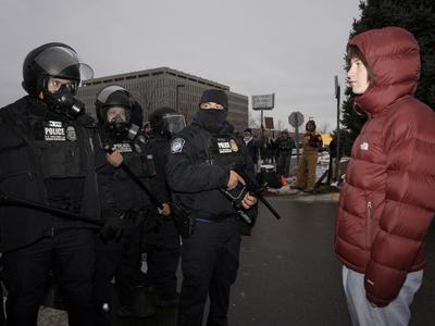 Ameriška zvezna sodnica prepovedala aretacije miroljubnih protestnikov v Minnesoti