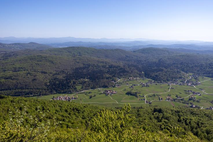 Razgled s Sten Svete Ane na Suho krajino. | Foto: Matej Podgoršek
