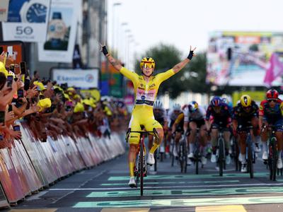 Lorena Wiebes kot puščica tudi v rumeni majici
