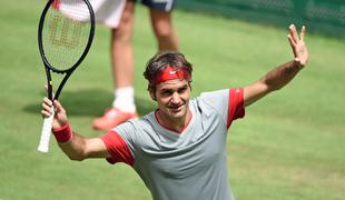 Federer brez boja v polfinale Halleja, napredovala tudi Ivanovićeva