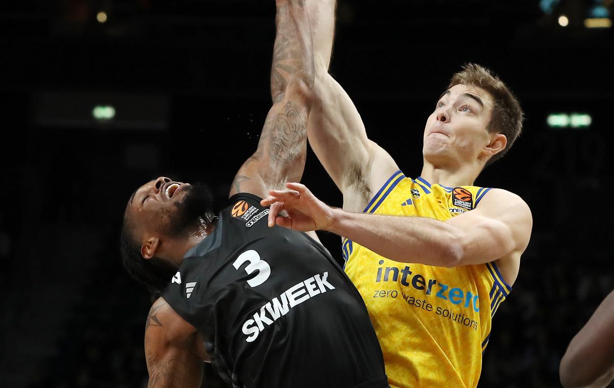 Alba Berlin Asvel Žiga Samar | Žiga Samar se je v prejšnjem krogu vrnil po poškodbi, danes proti Parizu ni zaigral. | Foto Guliverimage