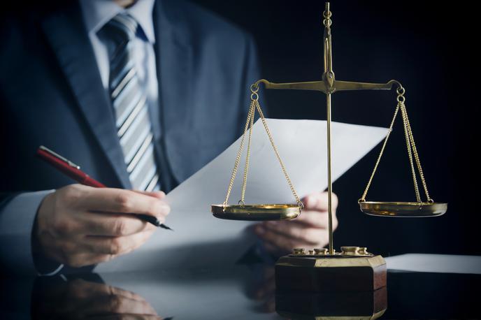 dedovanje, pravnik | Kaj se zgodi s premoženjem, ko starši umrejo brez oporoke? Zakon ima jasna pravila. | Foto Shutterstock