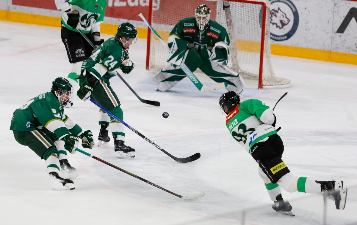 Ferencvaroš : HK Olimpija | Olimpija je zmagala tudi pri novincu v tekmovanju v Budimpešti. | Foto Fradimedia