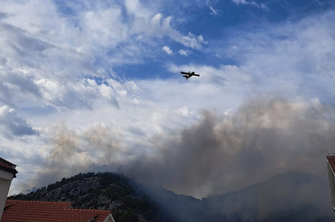 Požar Hvar | Skupno je v požaru pogorelo okrog 30 hektarjev površin. | Foto DVD Hvar/Facebook