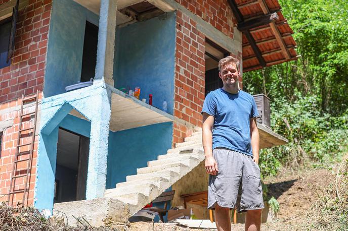 Justus Reid, influecer iz ZDA | Vplivnež Justus Reid že dva meseca ob veliki pomoči sosedov in prijateljev ter delavcev obnavlja nepremičnino, ki domnevno stoji na območju hrvaškega Zagorja. | Foto Pixsell/Goran Stanzl