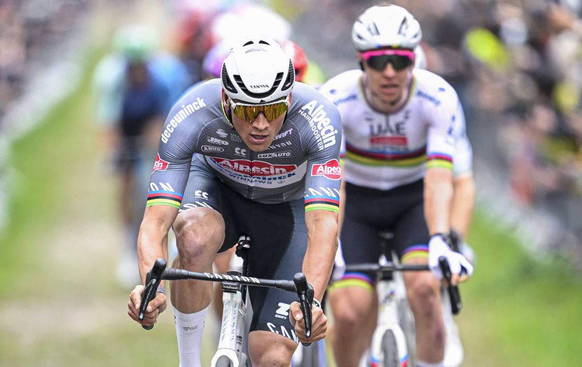 Mathieu van der Poel, Tadej Pogačar, Pariz - Roubaix 2025 | Mathieu van der Poel je na svetovnem pokalu XCO v gorskem kolesarstvu v češkem Novem Mestu dvakrat grdo padel. | Foto Guliverimage
