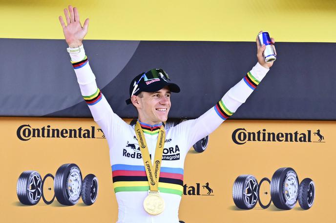 Remco Evenepoel | Remco Evenepoel je zmagi v nedeljski gorski etapi dodal še zmago v kronometru. | Foto Guliverimage