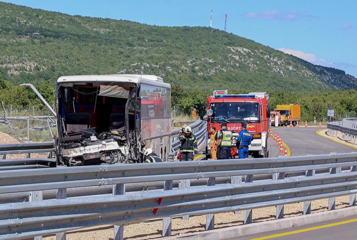Interventne službe ostajajo na terenu. | Foto: Pixsell/Ivana Ivanovic