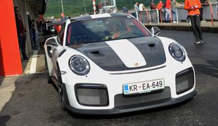 Na slovenskih cestah najmočnejši porsche 911 #foto