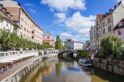 V Ljubljanico padel otrok, oče ga je rešil