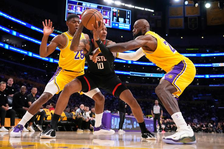 Houston je iz igre vrgel kar 93-krat, neprimerno večkrat od Lakersov (66), a je vseeno ostal praznih rok. | Foto: Guliverimage