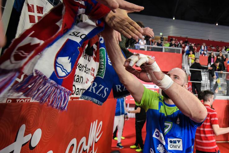 Zahvalil se je navijačem, ki so bodrili reprezentanco v času prvenstva. | Foto: Mario Horvat/Sportida