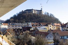 Rezidenca Knafelj, Knafljev prehod. Nepremičnine. Ljubljanski grad.