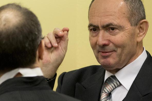 Umrl je vojni zločinec, obsojen zaradi genocida v Srebrenici