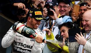 Lewis Hamilton ob bok svojemu šefu Nikiju Laudi