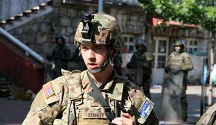Zveza Nato na Kosovo pošilja dodatne sile #video