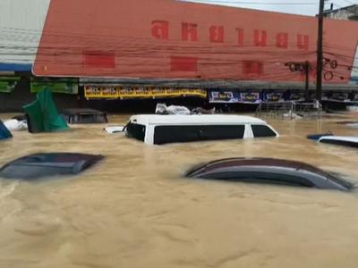 Tajsko prizadele poplave, kakršnih ni bilo že 300 let #video