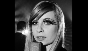 Umrla je slovenska pevka, stara je bila komaj 39 let