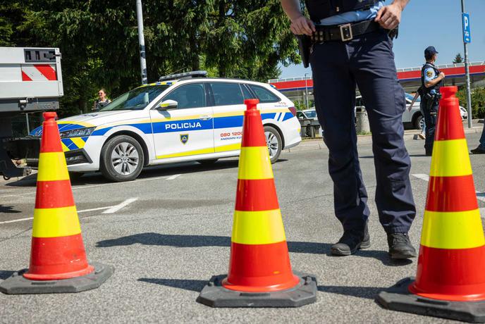 Slovenske ceste vzele življenje 72-letnega voznika