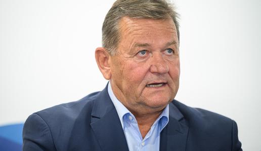 Jevšek umaknil kandidaturo za veleposlanika