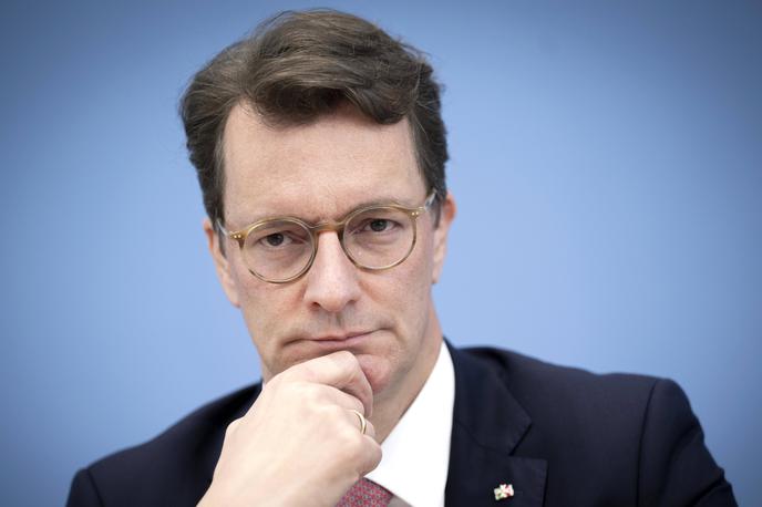 Hendrik Wüst | V Nemčiji so se v zadnjih dneh razširile govorice, da bo Friedricha Merza na čelu nemške vlade zamenjal dve desetletji mlajši Hendrik Wüst, ki je trenutno ministrski predsednik zvezne dežele Severno Porenje-Vestfalija. | Foto Guliverimage