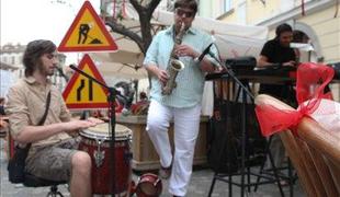 Avenijina druženja na Mestnem, Starem in Gornjem trgu