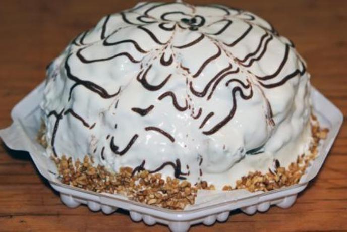 Sladki konec tedna: Preprosta, hitra in slastna bananina torta